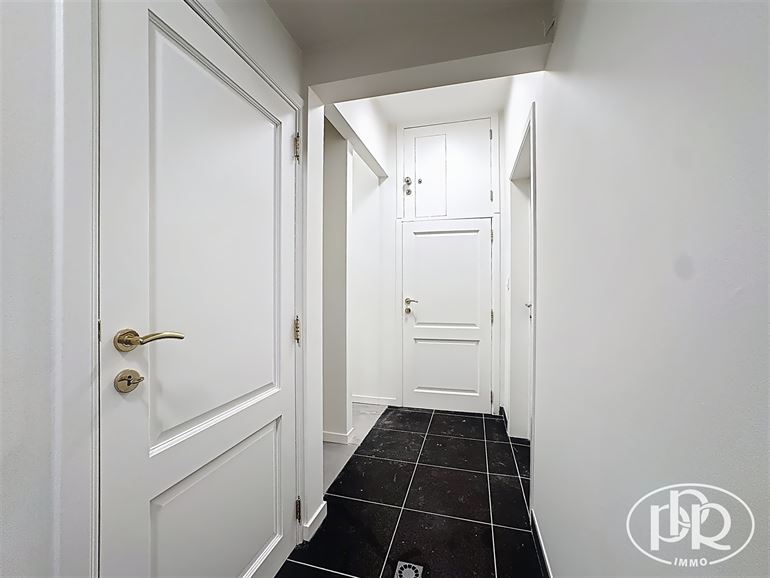 Ensemble immobilier polyvalent, parkings