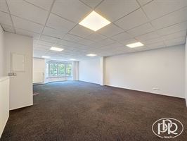 1er étage centre ville, parking face à l'immeuble - WAVRE 1er étage centre ville, parking face à l'immeuble - WAVRE