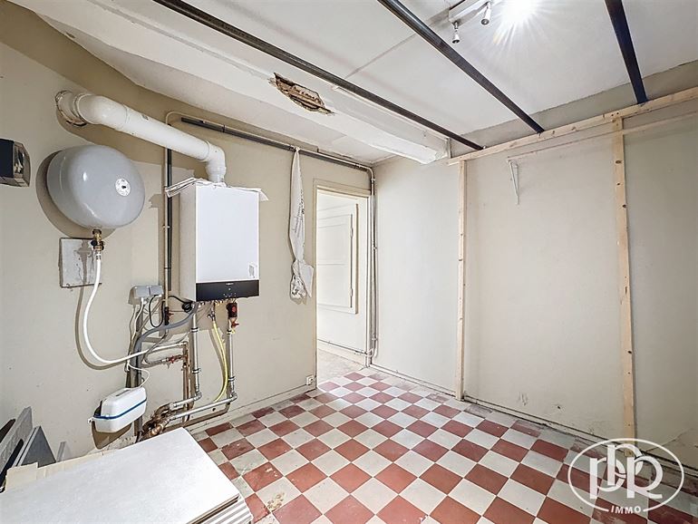Emplacement commercial de 1er choix - Parking en face