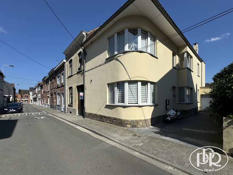 ***SIGNATURE DE BAIL EN COURS*** RÉNOVÉ ! Bureau + Cave privative et machine à laver