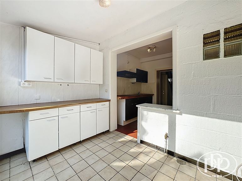 *** SIGNATURE DE BAIL EN COURS *** Jardin SUD de ± 100 m² avec dépendance