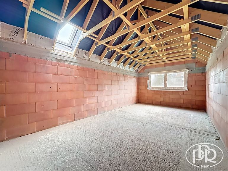 GROS OEUVRE FERMÉ, modular to suit your needs! Quiet neighborhood