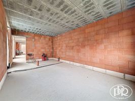 GROS OEUVRE FERMÉ, modulable selon vos envies ! Quartier calme - LIMAL