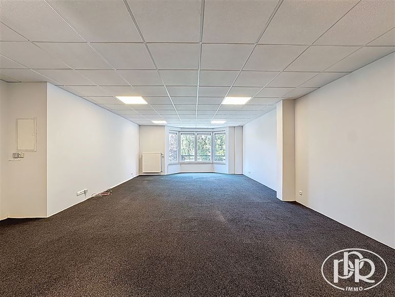 1er étage centre ville, parking face à l'immeuble