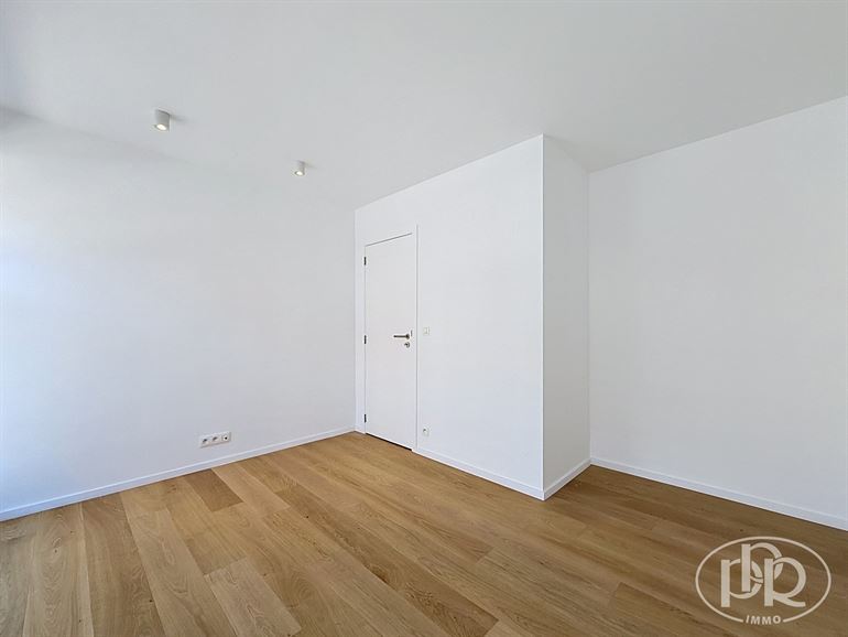 *** OFFRE ACCEPTÉE*** Élec. CONFORME, terrasse 10 m², frais à 3%