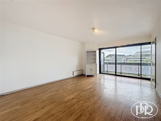*** OFFRE ACCEPTÉE*** Studio de ± 35 m² situé au 7ème étage d’un immeuble avec ascenseur