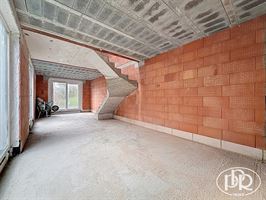 GROS OEUVRE FERMÉ, modulable selon vos envies ! Quartier calme - LIMAL