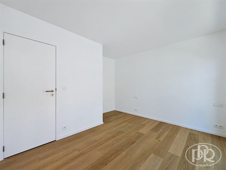*** OFFRE ACCEPTÉE*** Élec. CONFORME, terrasse 10 m², frais à 3%