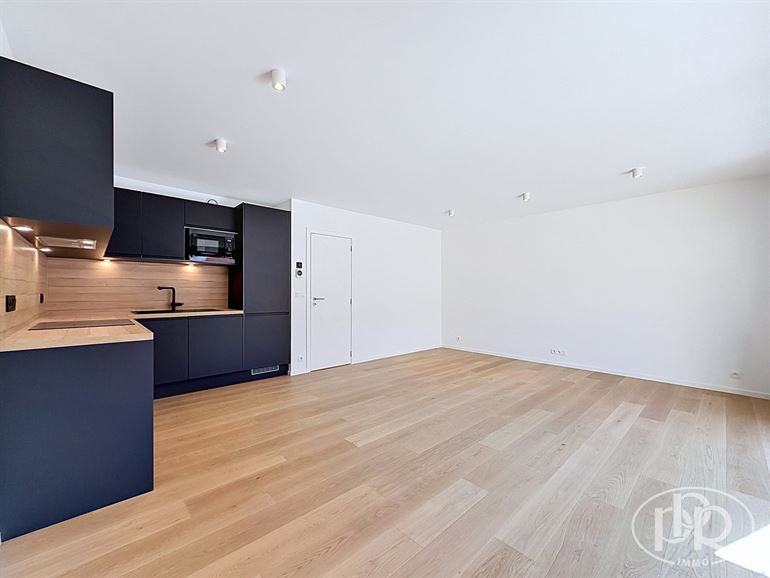 *** OFFRE ACCEPTÉE*** Élec. CONFORME, terrasse 10 m², frais à 3%