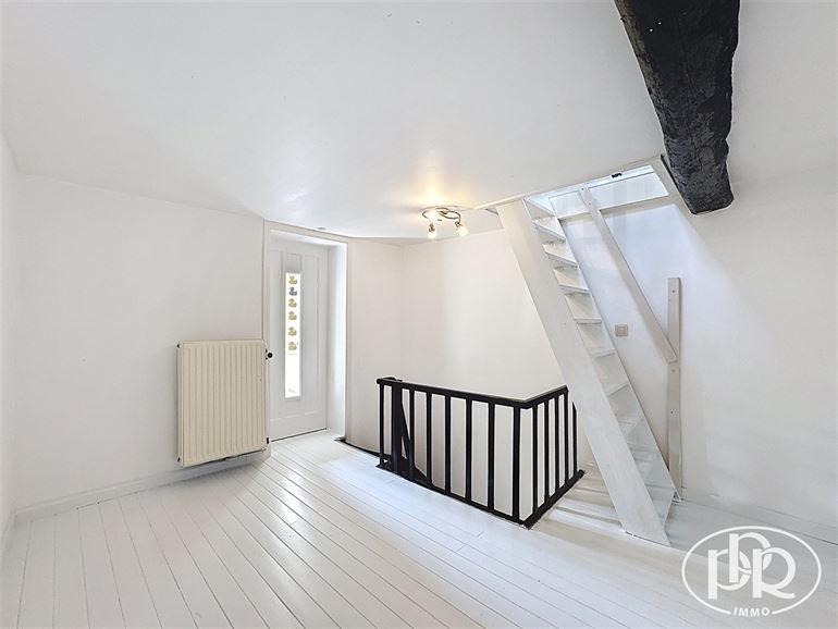 *** SIGNATURE DE BAIL EN COURS *** Jardin SUD de ± 100 m² avec dépendance