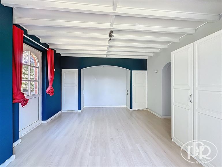 *** LOUÉ *** Situation exceptionnelle en terrain de fond