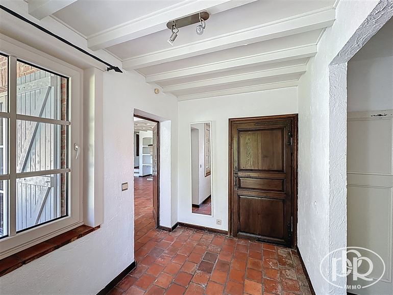 *** LOUÉ *** Situation exceptionnelle en terrain de fond