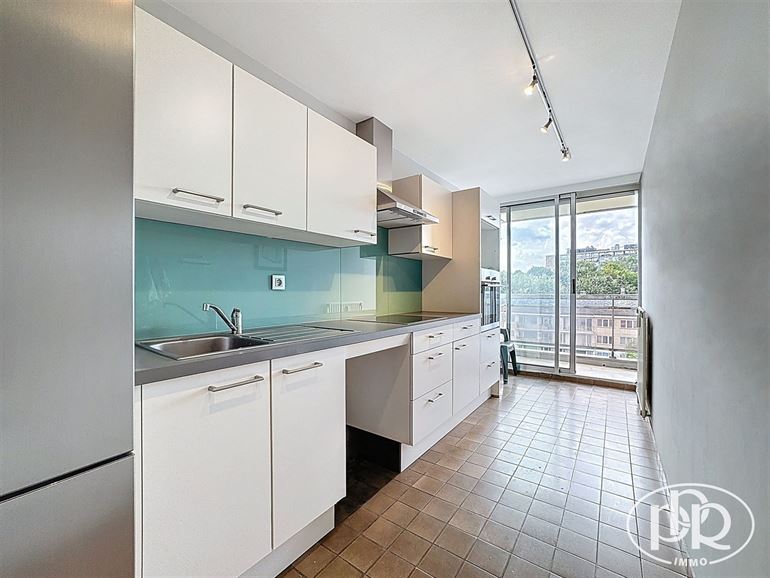 *** OFFRE ACCEPTÉE *** Rénové – Terrasse 9 m² – Cave privative