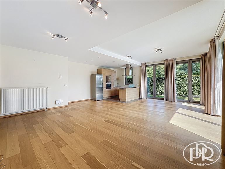 Rez-de chaussée avec terrasse et jardin privatif