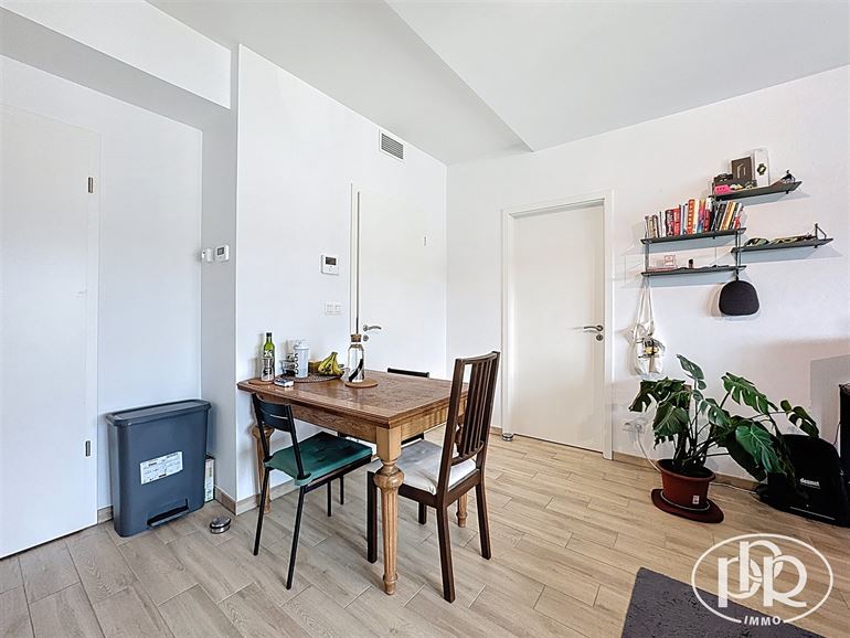 *** LOUÉ *** Courbevoie - Parking privatif