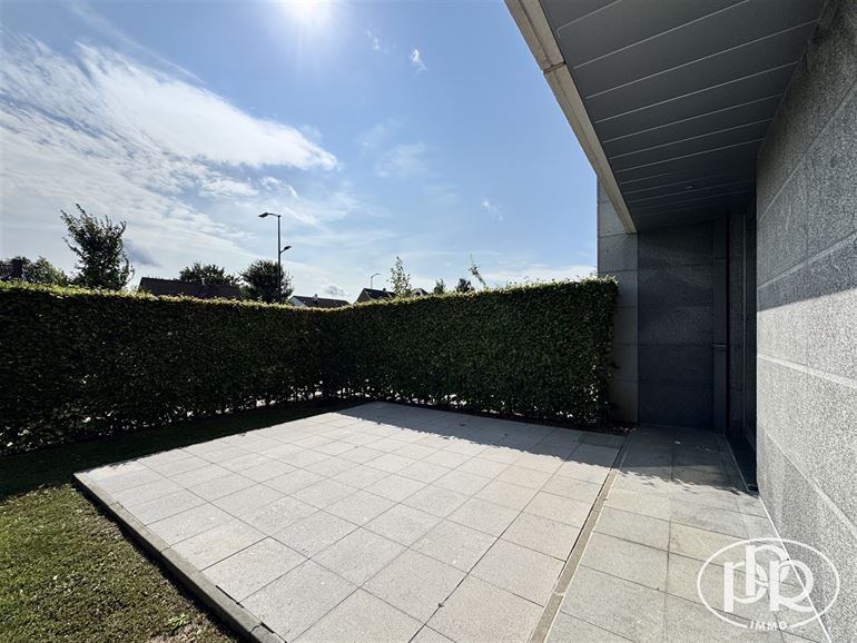 Rez-de chaussée avec terrasse et jardin privatif