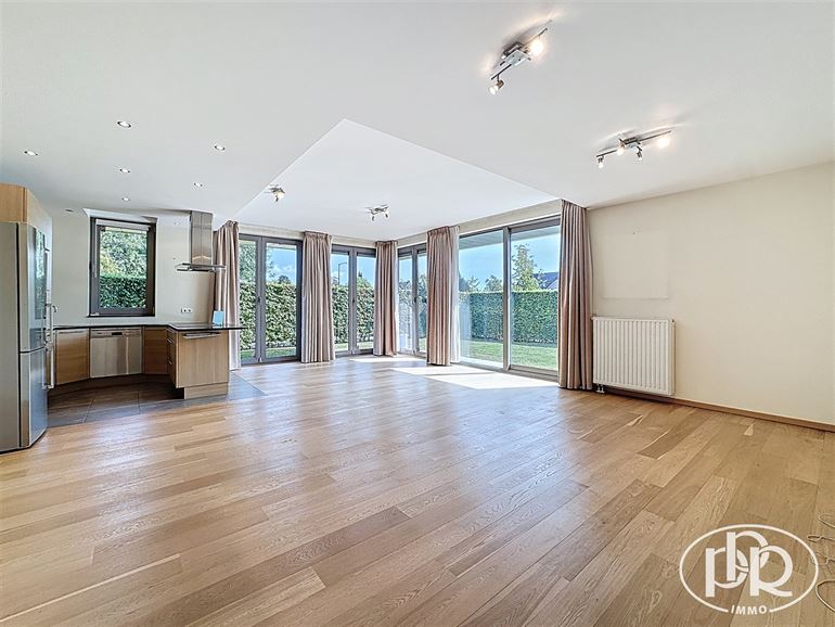 Rez-de chaussée avec terrasse et jardin privatif