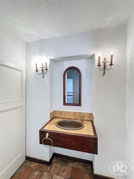 *** LOUÉ *** Situation exceptionnelle en terrain de fond