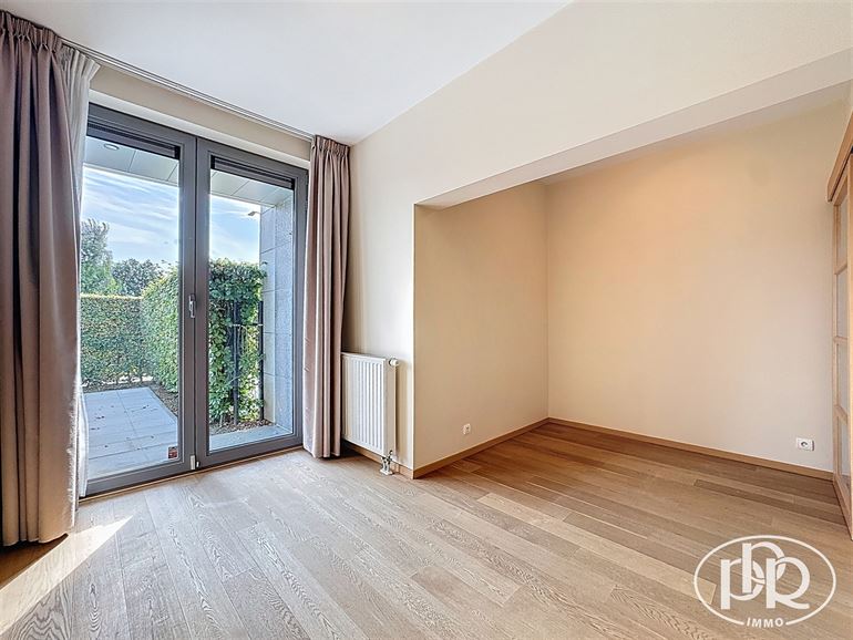 Rez-de chaussée avec terrasse et jardin privatif