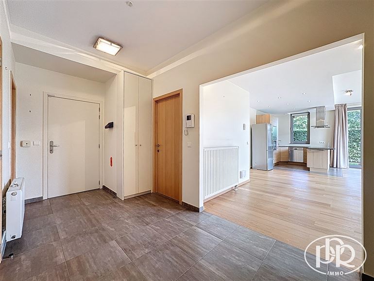 Rez-de chaussée avec terrasse et jardin privatif