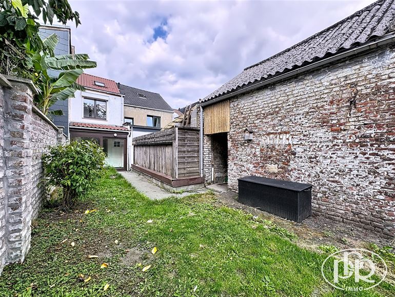 *** SIGNATURE DE BAIL EN COURS *** Jardin SUD de ± 100 m² avec dépendance