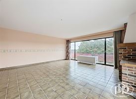 Parking privatif, cave et 2 terrasses arrière - WAVRE Parking privatif, cave et 2 terrasses arrière - WAVRE