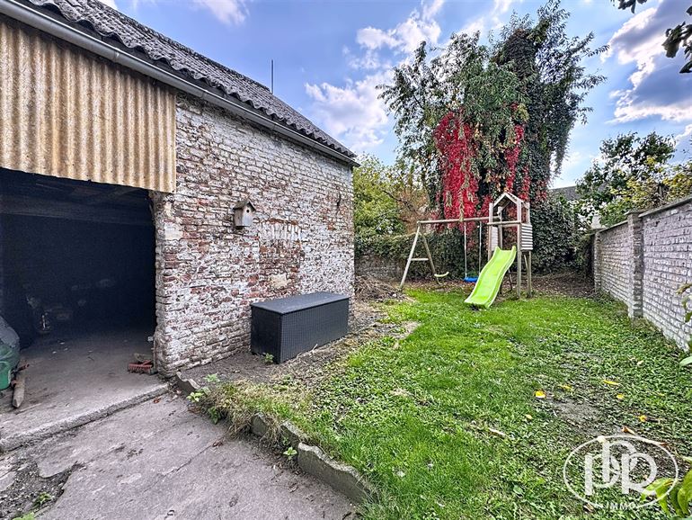 *** SIGNATURE DE BAIL EN COURS *** Jardin SUD de ± 100 m² avec dépendance