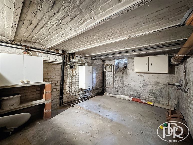 *** SIGNATURE DE BAIL EN COURS *** Jardin SUD de ± 100 m² avec dépendance