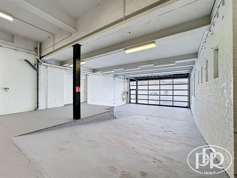 Mixte Entrepôts & Bureaux en RDC ! Proche centre-ville