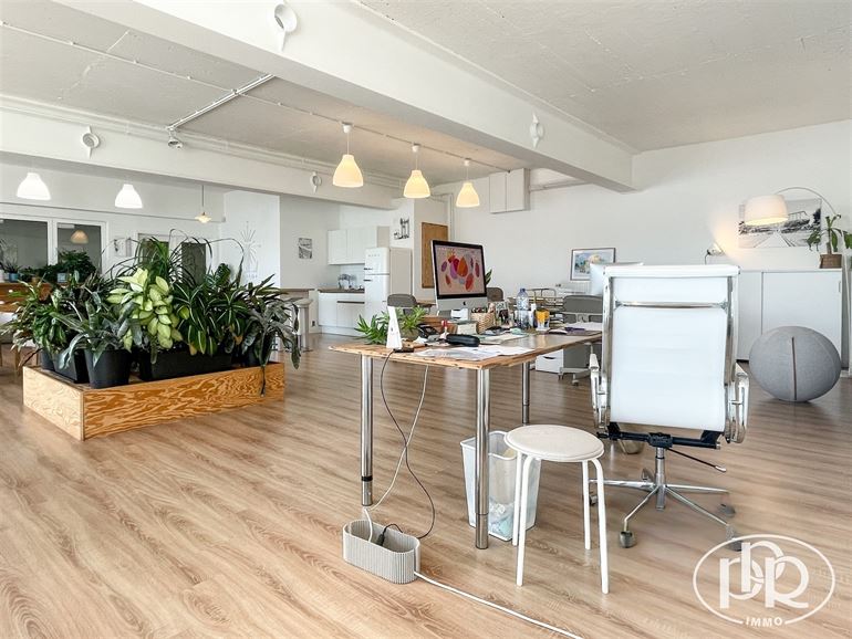 Mixte Entrepôts & Bureaux en RDC ! Proche centre-ville