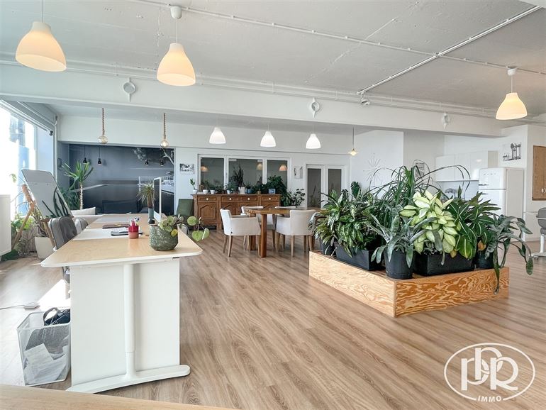 Mixte Entrepôts & Bureaux en RDC ! Proche centre-ville
