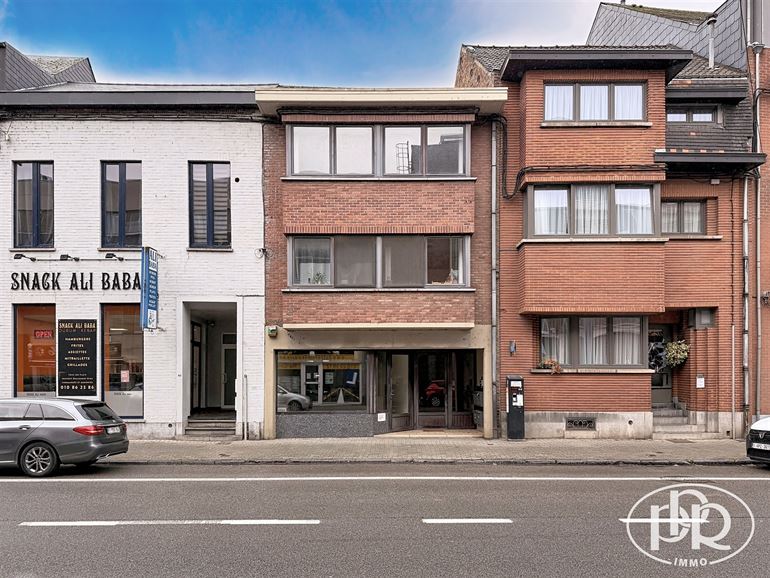 Immeuble 4 unités (3 apparts. + jardin + 1 commerce) - WAVRE