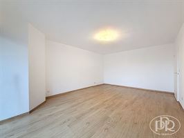 ***SIGNATURE DE COMPROMIS EN COURS*** Parking privé, cave, piscine intérieur, sauna, tennis - WOLUWE-SAINT-ÉTIENNE