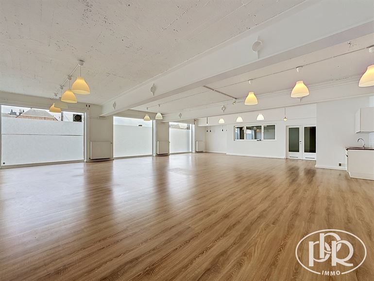 Mixte Entrepôts & Bureaux en RDC ! Proche centre-ville