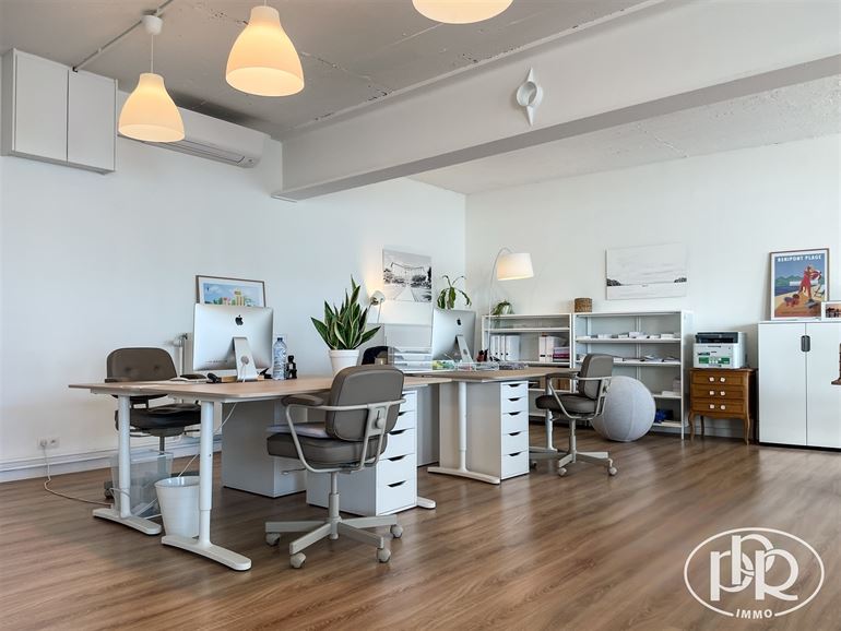 Mixte Entrepôts & Bureaux en RDC ! Proche centre-ville