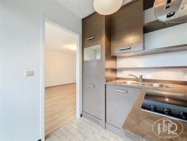 ***SIGNATURE DE COMPROMIS EN COURS*** Parking privé, cave, piscine intérieur, sauna, tennis - WOLUWE-SAINT-ÉTIENNE