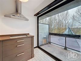 ***SIGNATURE DE COMPROMIS EN COURS*** Parking privé, cave, piscine intérieur, sauna, tennis - WOLUWE-SAINT-ÉTIENNE