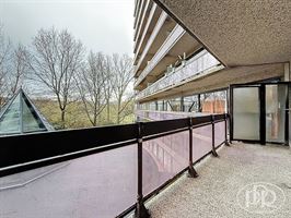 ***SIGNATURE DE COMPROMIS EN COURS*** Parking privé, cave, piscine intérieur, sauna, tennis - WOLUWE-SAINT-ÉTIENNE