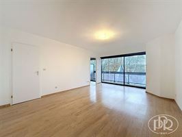 ***SIGNATURE DE COMPROMIS EN COURS*** Parking privé, cave, piscine intérieur, sauna, tennis - WOLUWE-SAINT-ÉTIENNE