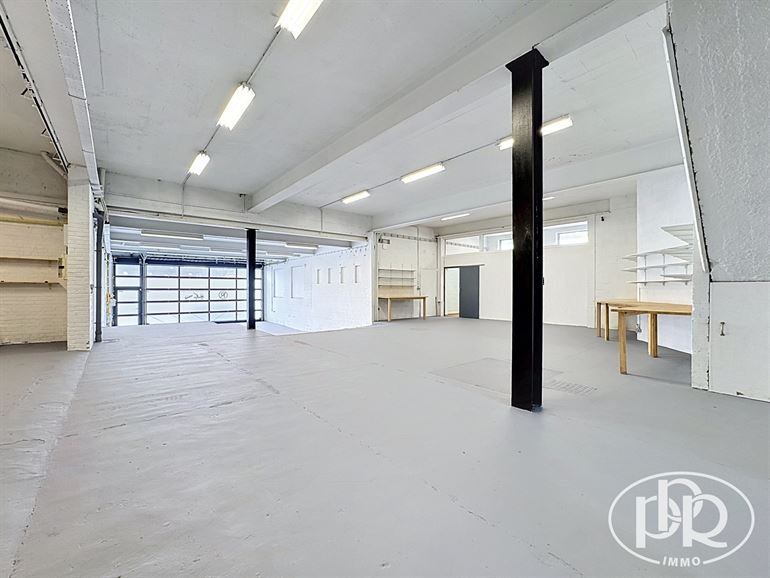 Mixte Entrepôts & Bureaux en RDC ! Proche centre-ville