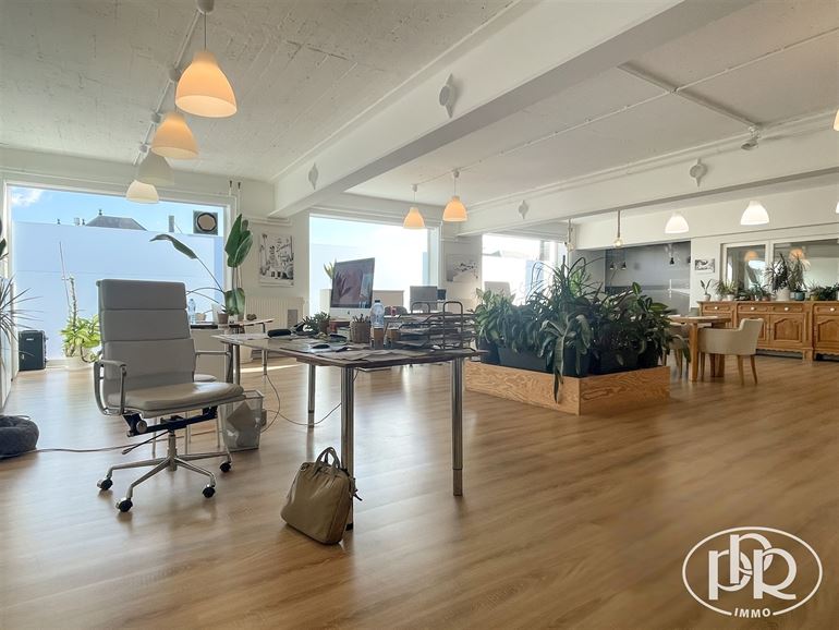 Mixte Entrepôts & Bureaux en RDC ! Proche centre-ville