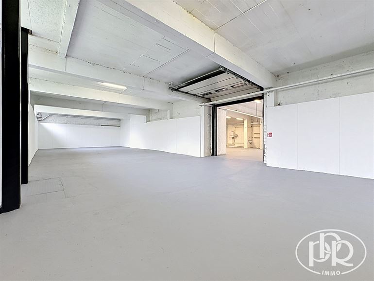 Mixte Entrepôts & Bureaux en RDC ! Proche centre-ville