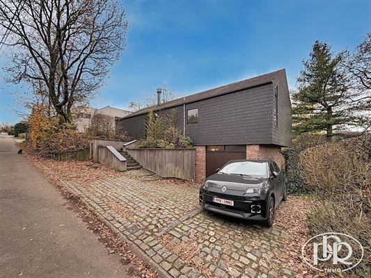 Villa de ± 160m², 3 chambres + espace bureau + terrasse et jardin orienté Sud.