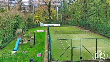 ***SIGNATURE DE COMPROMIS EN COURS*** Parking privé, cave, piscine intérieur, sauna, tennis - WOLUWE-SAINT-ÉTIENNE