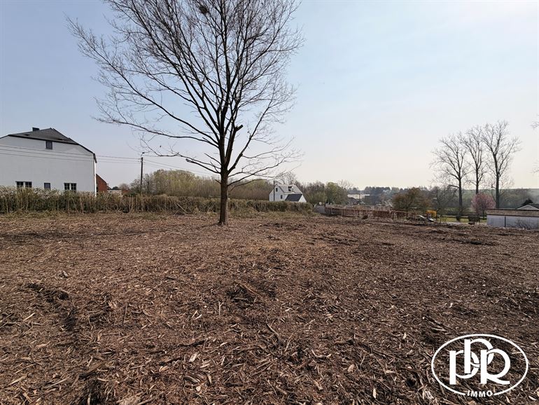 *** SOUS-OFFRE *** Terrain exceptionnel, quartier calme et verdoyant