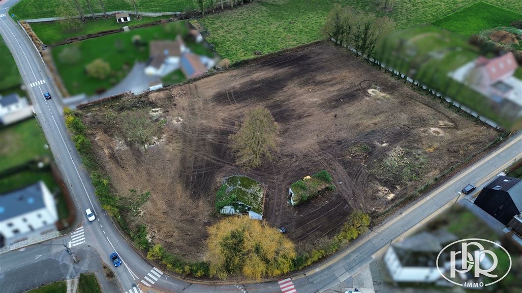 *** SOUS-OFFRE *** Terrain exceptionnel, quartier calme et verdoyant