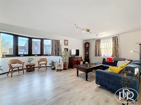 APPARTEMENT 2 slaapkamers ± 110 m², woonkamer ± 50 m², ingerichte keuken, badkamer, bijkeuken, balkon en garage