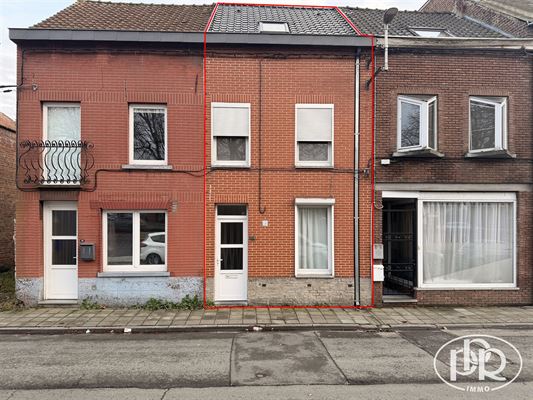 KLEIN HUIS 2 slaapkamers met woonkamer - Ingerichte en uitgeruste keuken - Bijkeuken - Doucheruimte - Binnenplaats en kleine tuin van ± 1 are