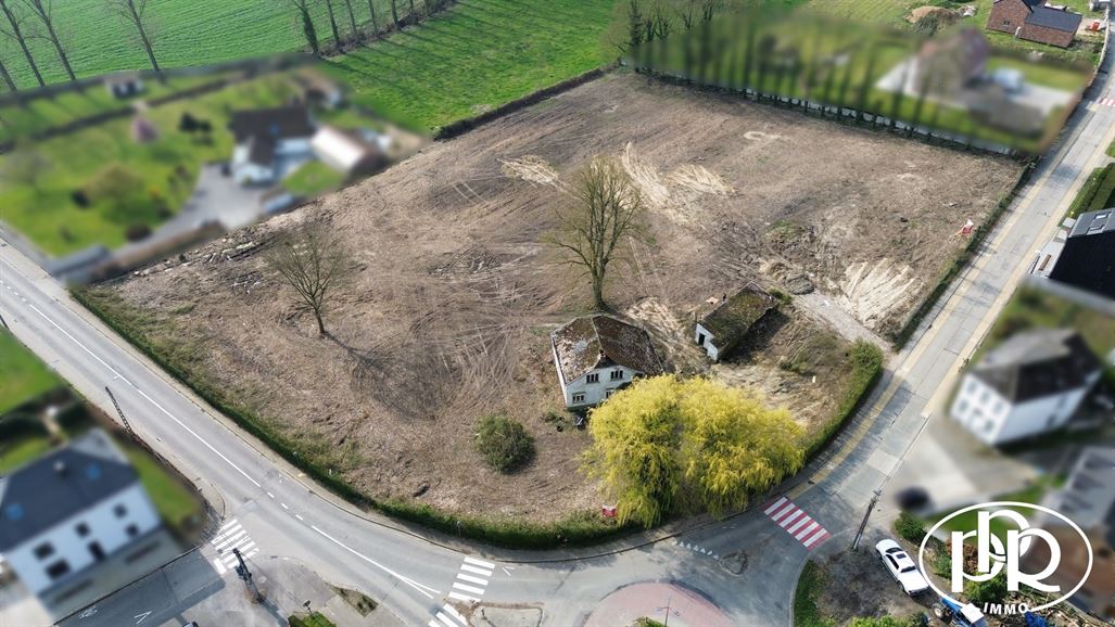 *** SOUS-OFFRE *** Terrain exceptionnel, quartier calme et verdoyant