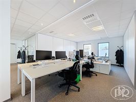 Grand parking, ascenseur, excellente accessibilité - WAVRE Grand parking, ascenseur, excellente accessibilité - WAVRE